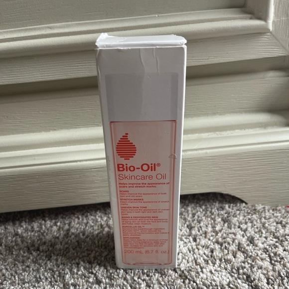 Skincare Oil for scars and stretch marks 6.7oz - Picture 1 of 4